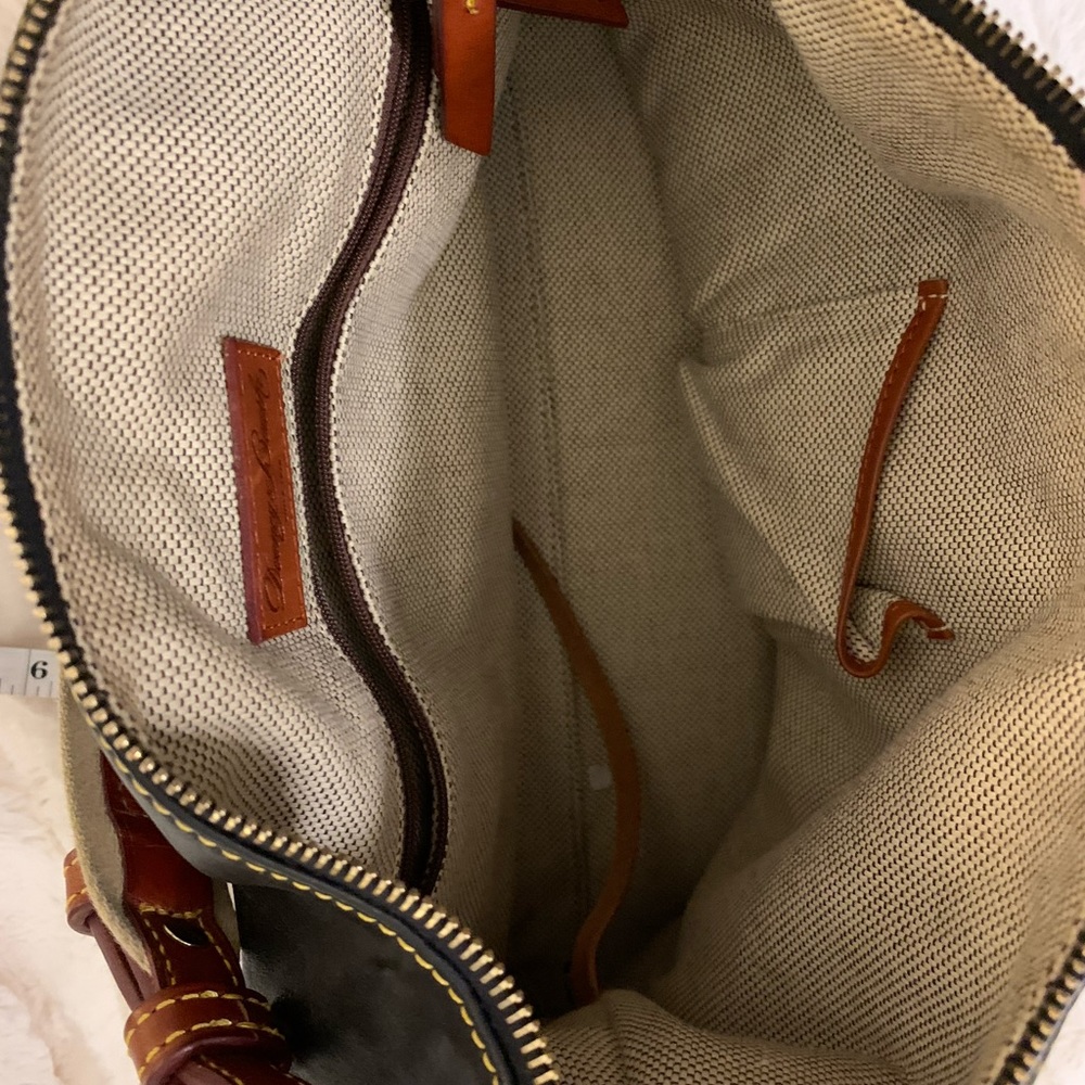 Almost new black leather Dooney and Bourke single strap hobo bag - Picture 6 of 9